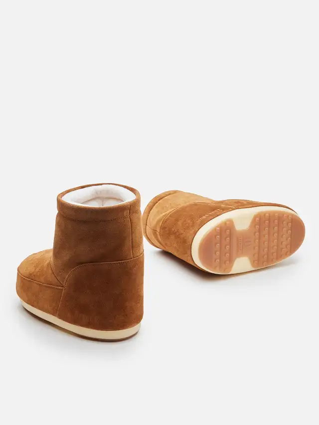 Moon Boot No Lace Tan Suede Bootst US10-11.5 in Women's - Shoes in City of Montréal - Image 4