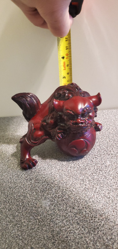 Vintage Feng Shui Foo Dog - Red Resin in Arts & Collectibles in City of Toronto - Image 3