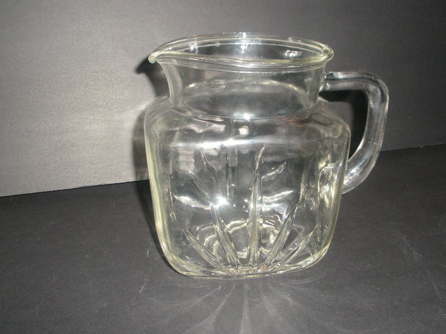 PICHET antique Star Federal Glass en parfait état,36 oz.,RARE. dans Art et objets de collection  à Trois-Rivières