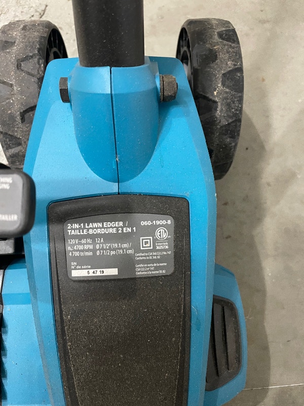 Yardworks 12 amp. 2 in 1 Electric Corded Edger/ Trencher Outdoor Tools & Storage St. Albert