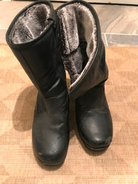 Women’s boots Size 7