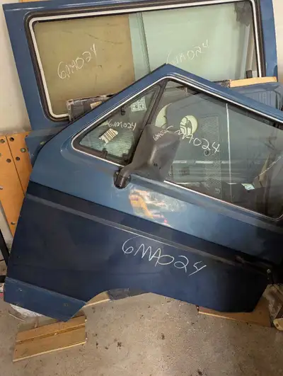 Selling a set of VW Vanagon T3 doors including the driver, passenger, sliding, and trunk doors. Thes...