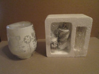 Scentsy warmer with 2 scent bars included (new - never used)