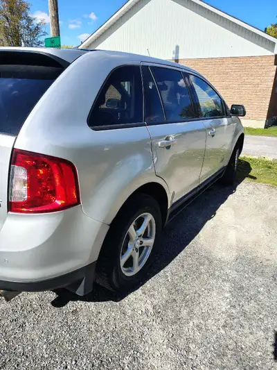 2012 Ford Edge Front Wheel/4 Cylinder Engine 2.0 Automatic/Air Conditioner/Fully Loaded/Navigation/L...