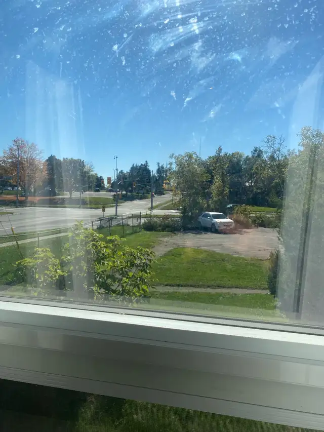 One bed room for rent in Room Rentals & Roommates in Peterborough - Image 4