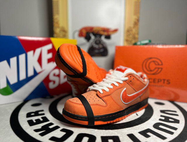 Dunk on sale orange box