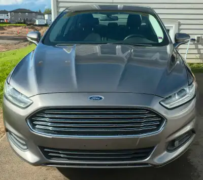 'm selling a 2013 Ford Fusion in good condition, 1.6 turbo ecoboost engine. 235,600 km. It currently...