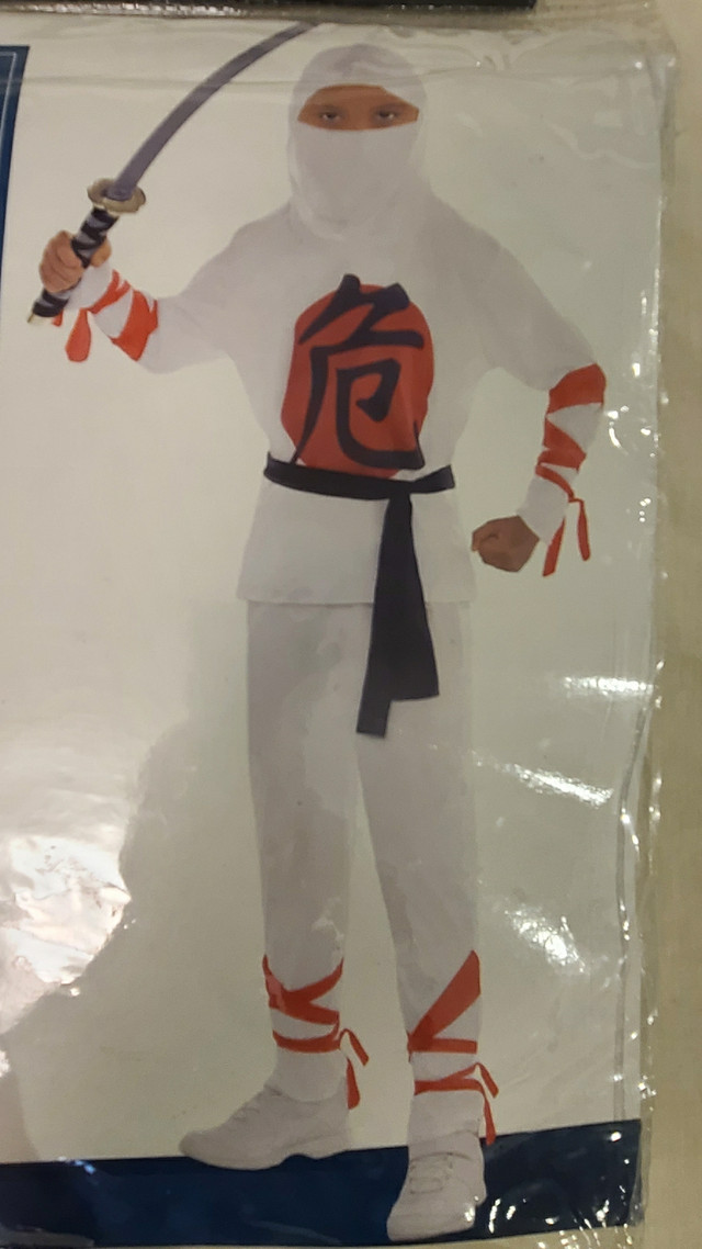 Warrior Ninja Costume - Child Size Medium 8-10 in Costumes in Mississauga / Peel Region - Image 2