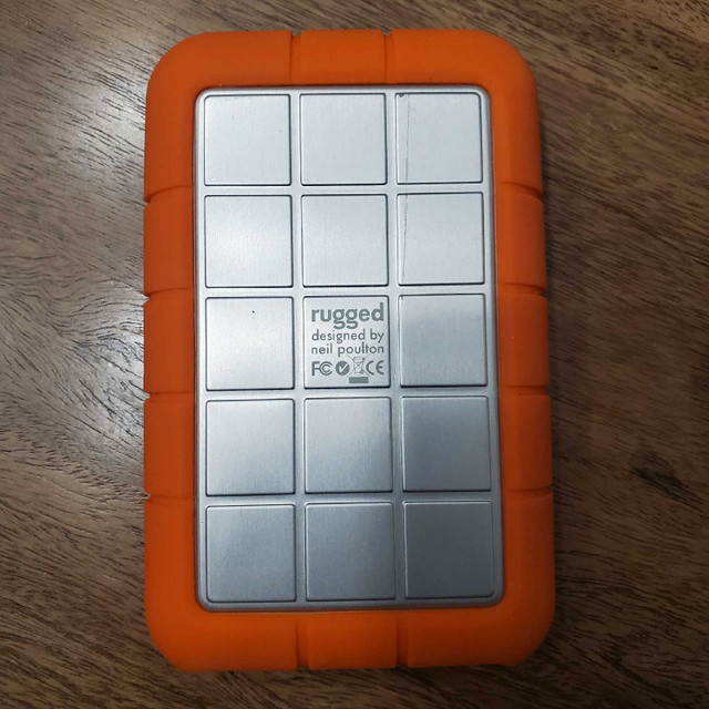 LaCie LAC9000298 Rugged Mini 2TB External Hard Drive Portable HD dans Cartes-mémoires et clés USB  à Val-d'Or