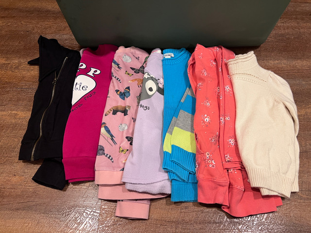 Girls Fall/Winter 6/7 clothing lot in Kids & Youth in Barrie - Image 3