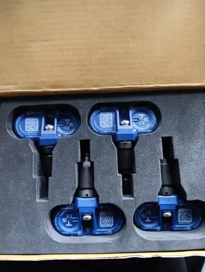 Price: $150 (FIRM) ✨ Condition: Brand New Compatible with: • Model 3 (2021-2024): Standard Range Plu...