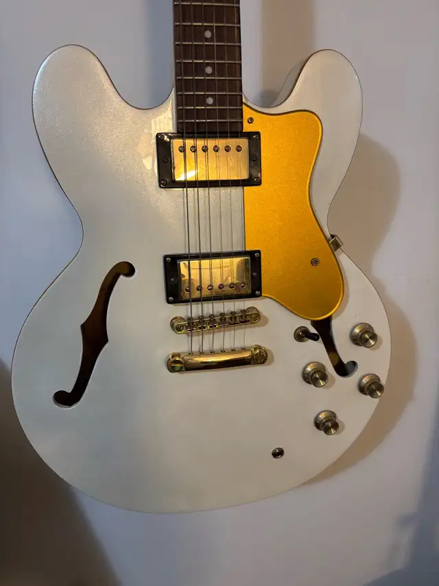 Epiphone ES-335 in Guitars in City of Toronto - Image 4
