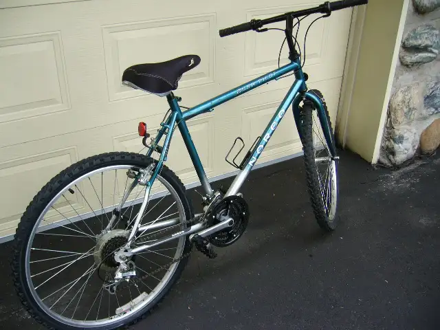 Velo de Montagne 26po Norco Bush Pilot 21Vit. Siege gel. in Mountain in Longueuil / South Shore - Image 4