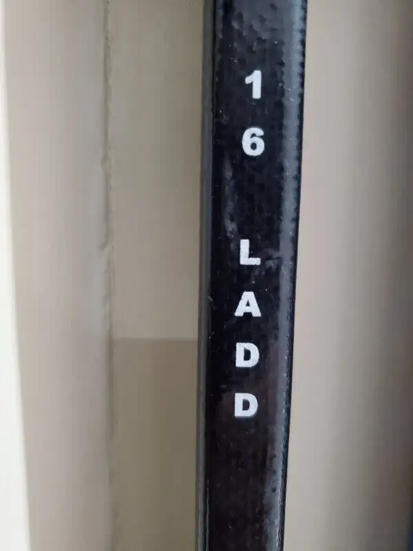 Hockey sticks & goalie stick game used, new & autographed wanted in Hockey in Winnipeg - Image 9