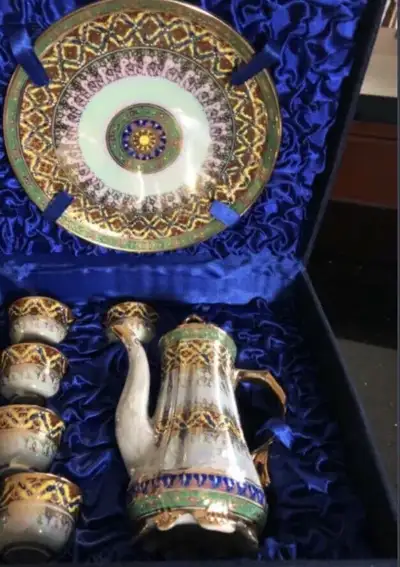Thai Benjarong Coffee Set Hand Painted Porcelain 1 Pot 5 Cups 1 Plate Selling a beautiful Thai Benja...