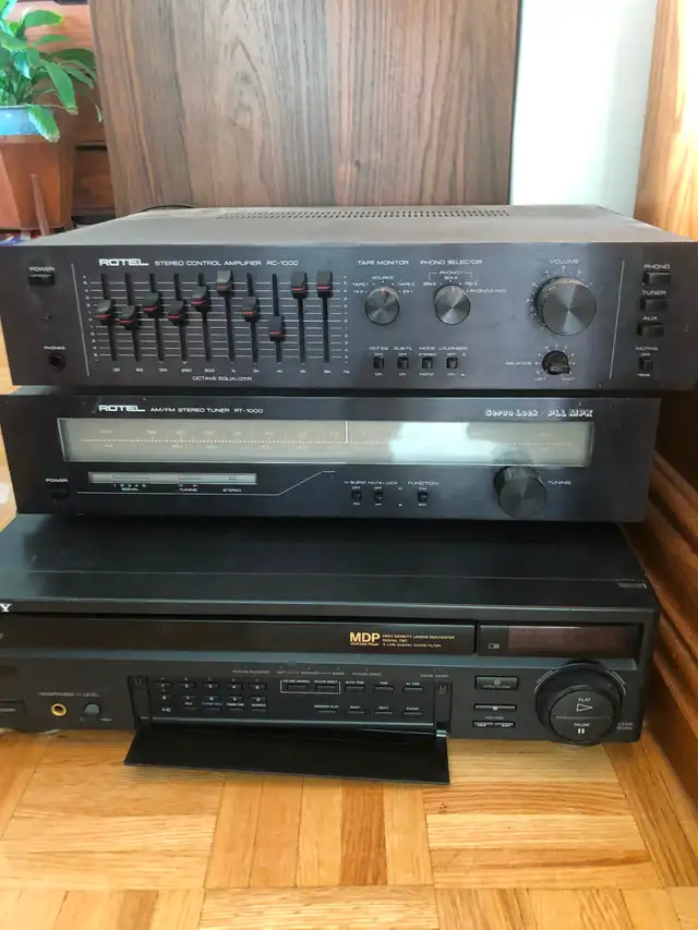 Rotel stereo sustem and turntable in Stereo Systems & Home Theatre in City of Toronto - Image 9