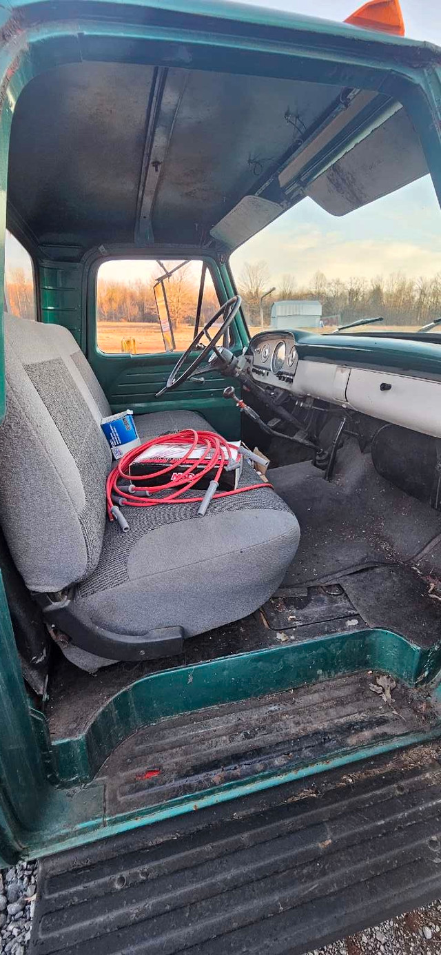 1962 Mercury F700  in Classic Cars in Kawartha Lakes - Image 4