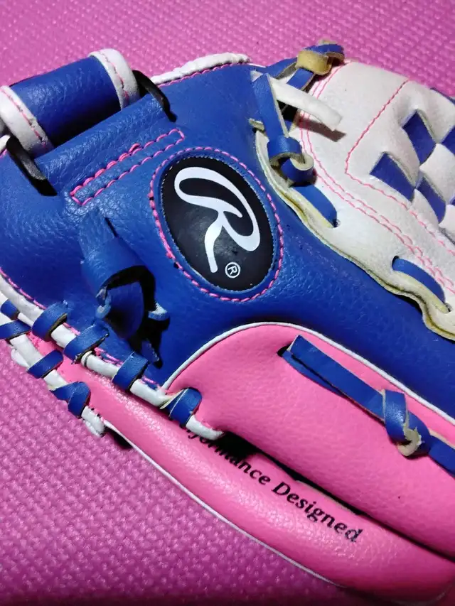 Worth Bat & Rawlings Glove in Baseball & Softball in City of Toronto - Image 11