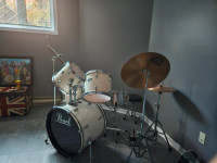 Pearl forum series drumset