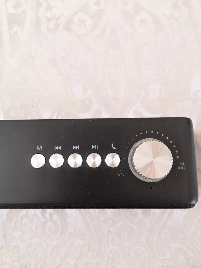 Miniso Bluetooth speaker/sound bar in Speakers in Calgary - Image 3
