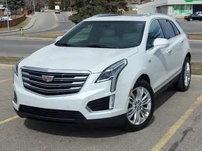 2017 Cadillac XT5 Premium Luxury in Crystal White is a sophisticated and comfortable mid-size luxury...