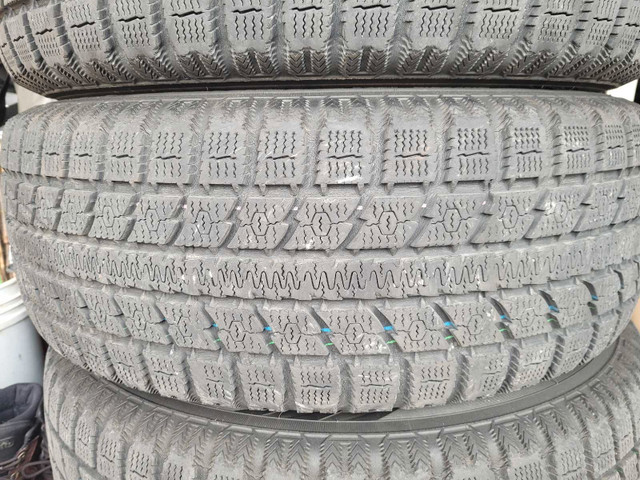 235 60 R17 Toyo winter tires OBSERVE GSi-5 in Tires & Rims in Mississauga / Peel Region - Image 4