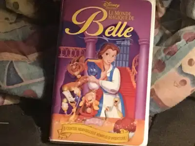 Cassette VHS “Le monde magique de Belle” Walt Disney français, View more