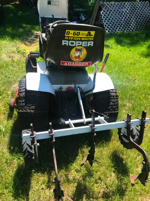 ROPER 18T-832T GARDEN TRACTOR in Lawnmowers & Leaf Blowers in Trenton - Image 7