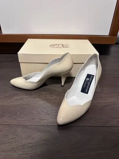 Stuart Weitzman classic cream / beige pumps heels size 4, View more
