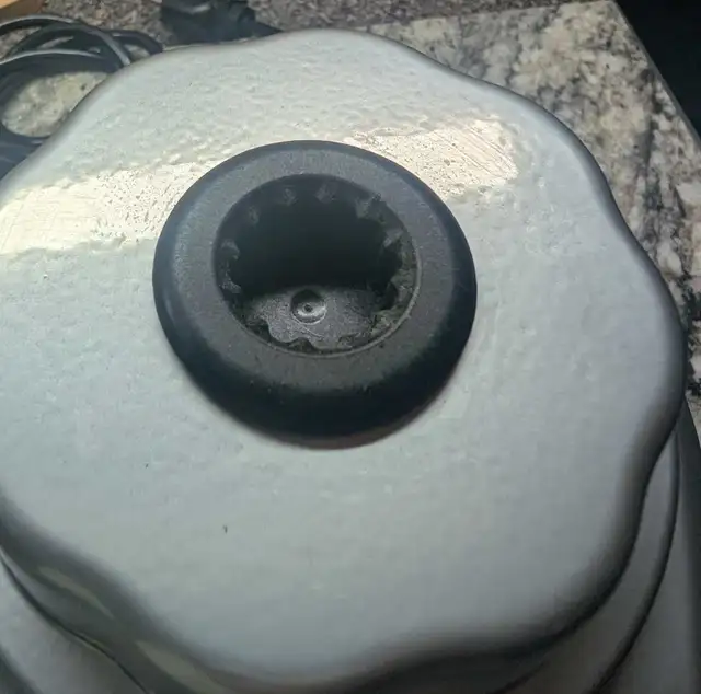 KitchenAid Blender in Processors, Blenders & Juicers in Hamilton - Image 5