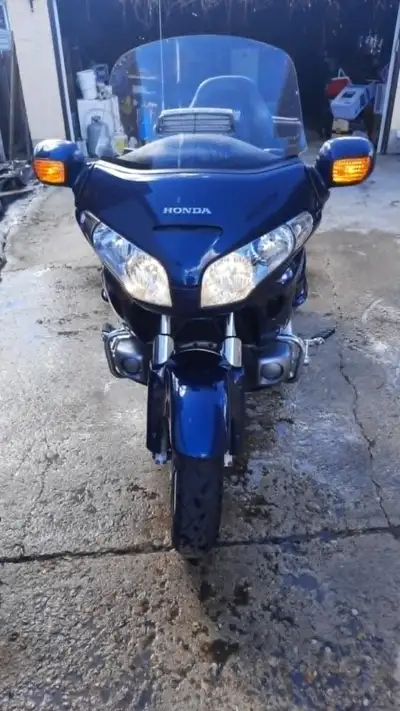 Comes with cover, 2 way headset. Excellent condition. Have had many trips to the states, excellent b...