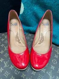 Sofft comfortable heels / pumps LIKE NEW size 6