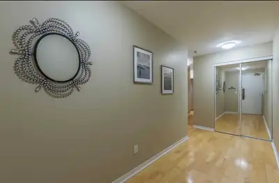 Master Bedroom Available w/ Ensuite Bathroom– Yonge & Davisville (April 1) Bright master bedroom wit...