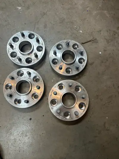 1 1/2” wheel spacers off my 2011 Rubicon.