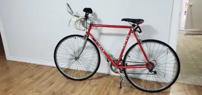 SPORTS BIKE FOR SALE (Miele road bike), View more
