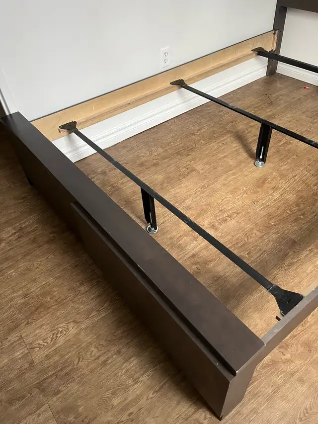 lit double queen in Beds & Mattresses in Sherbrooke - Image 2