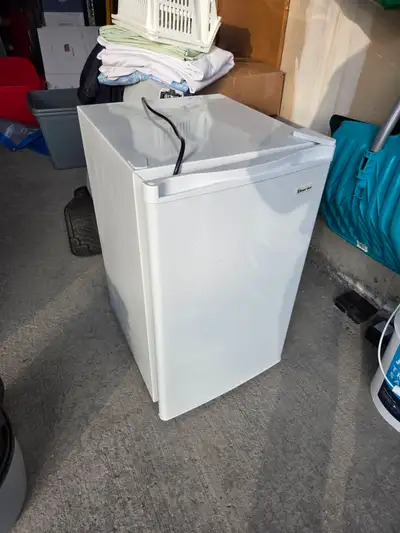 Mini Fridge w/freezer compartment, View more