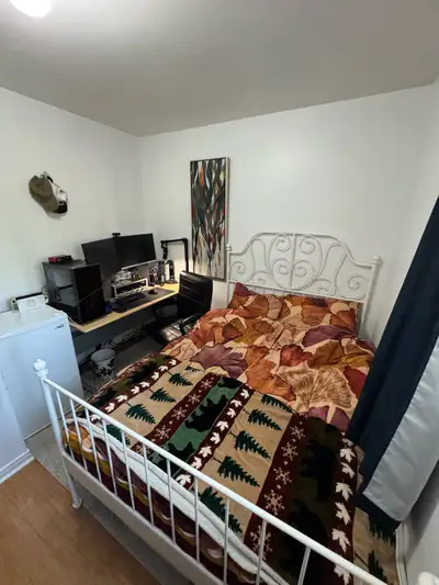 Looking to sublet one room near the University of Waterloo and Laurier. - 4 month sublet -Male only...