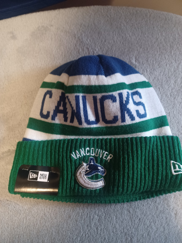 Vancouver Canucks Medium jersey with toque and hat. in Multi-item in London - Image 4