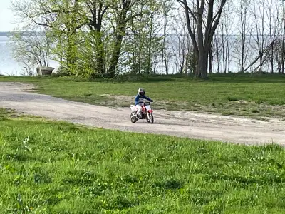 2020 Honda crf50 comes with training wheels fresh oil and full tank of gas ready for the new little...