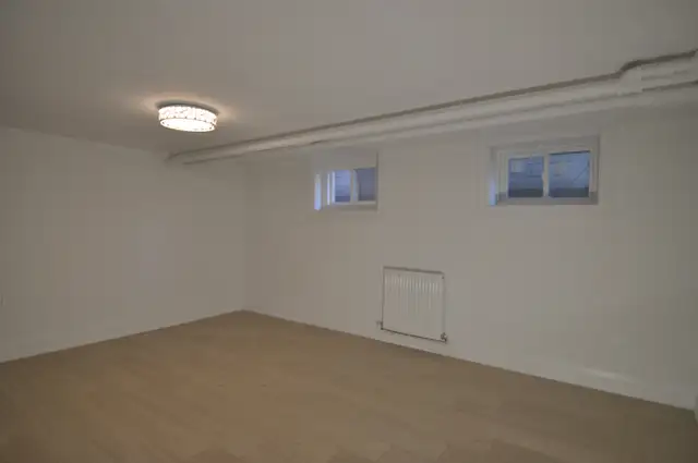 Spacious 2 Bedroom Basement Apartment - Toronto Beaches Area in Long Term Rentals in City of Toronto - Image 8