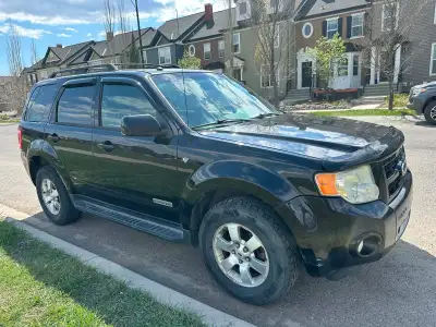 2008 Ford escape AWD Active Fully loaded with all options 2 sets of keys REMOTE STARTER 2 sets of Ti...