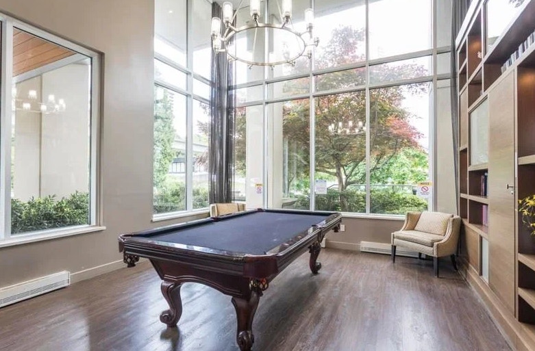 2br/984sf/Bed/2Bath Condo - Brentwood - Available Nov 1st 4