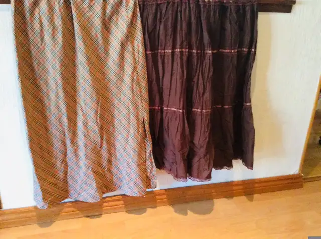 WOMENS JEANS/DRESS PANTS/SKIRTS BLAZERS/TOPS/ CLEARANCE in Women's - Bottoms in Mississauga / Peel Region - Image 10