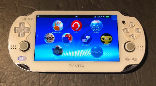 Sony PSVita PCH-1001 handheld Gaming Console - Vintage in Sony PSP & Vita in Mississauga / Peel Region - Image 2