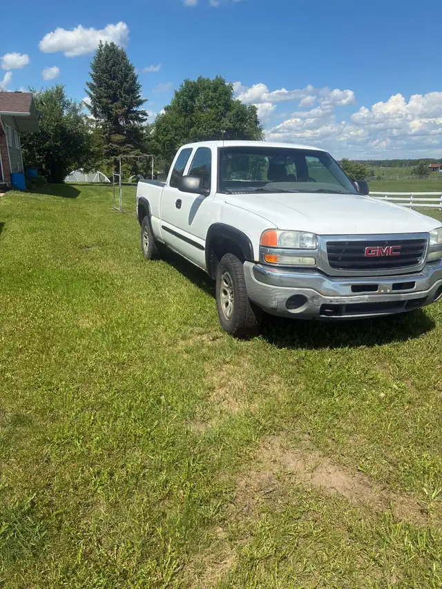 2005 GMC Sierra 511269214345635841
