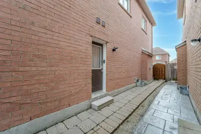 Room for rent in Basement