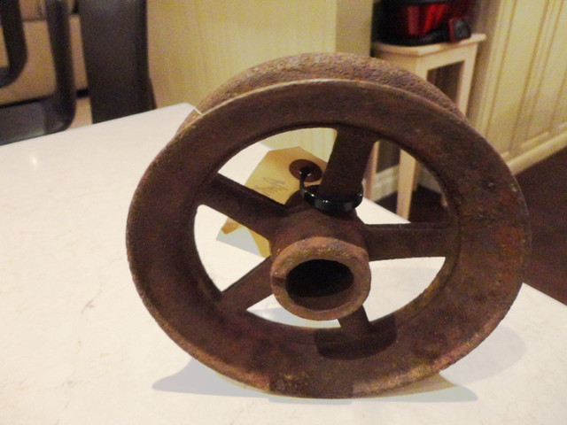 Antique Cast Iron 5 Spoke Wheel 5.75" Diameter Pulley Wheel in Arts & Collectibles in Kitchener / Waterloo - Image 2