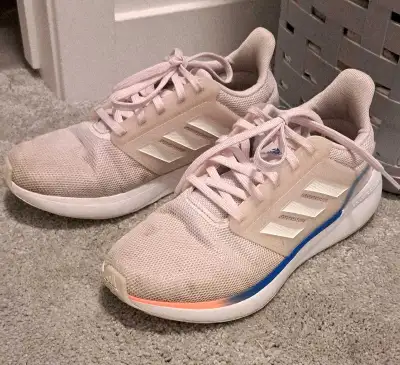 Adidas Sneakers size 8, View more