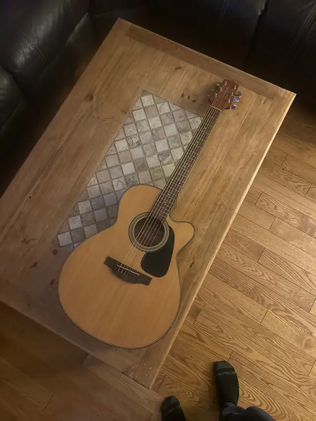 Takamine GS10CE NS with bag in Guitars in Markham / York Region - Image 2